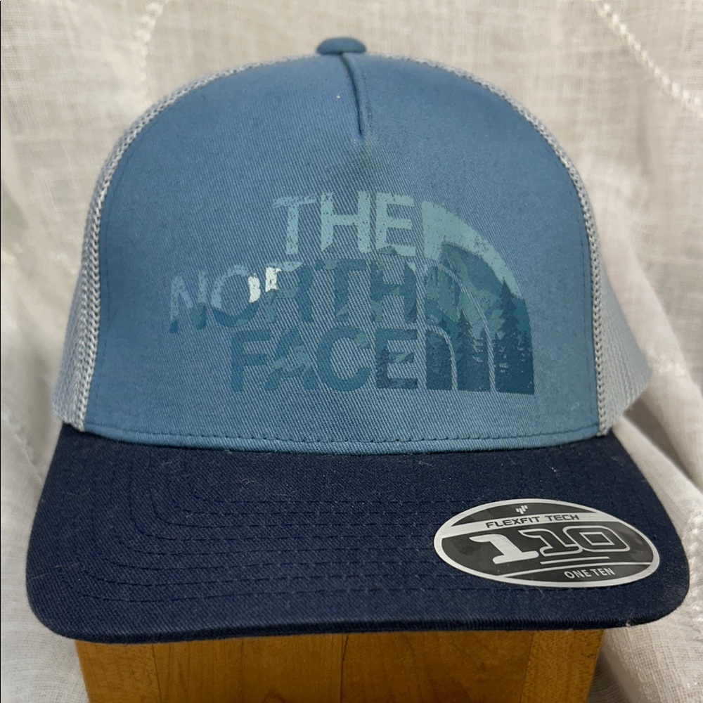 NWT The North Face trucker baseball cap hat